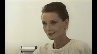 Audrey Hepburn interview in Dutch for Jongbloed amp Joosten [upl. by Thgirw]