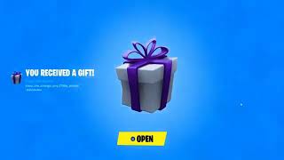 first lobby bot that can gift actually gifting [upl. by Nahgen]