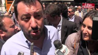 Lega Salvini contestato a Napoli deve andarsene con la Polizia [upl. by Noterb]