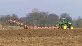 Semis de féveroles avec John Deere [upl. by Tuneberg966]