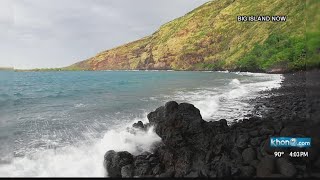 Shark attack reported in Kealakekua Bay on Hawaii Island [upl. by Pulsifer]